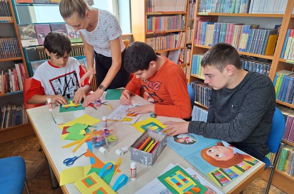 “SLUŠAM PRIČE VJEŠTO, GOST SAM U KNJIŽNICI ČESTO”